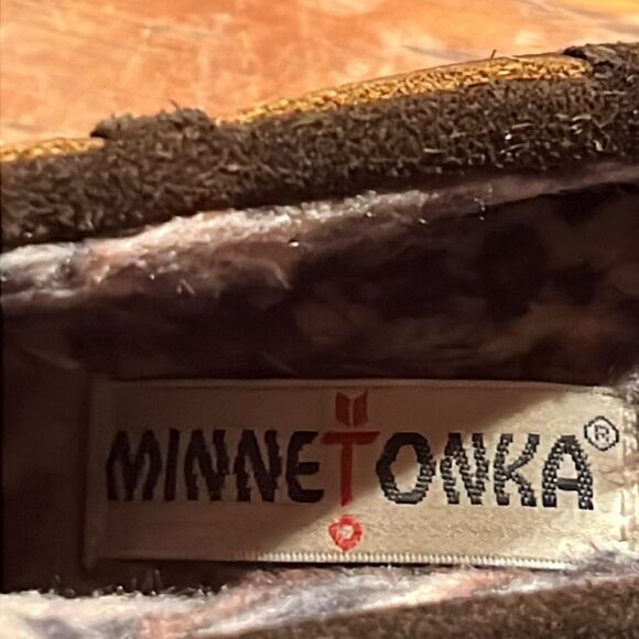 Minnetonka slippers  - Picture 2 of 6